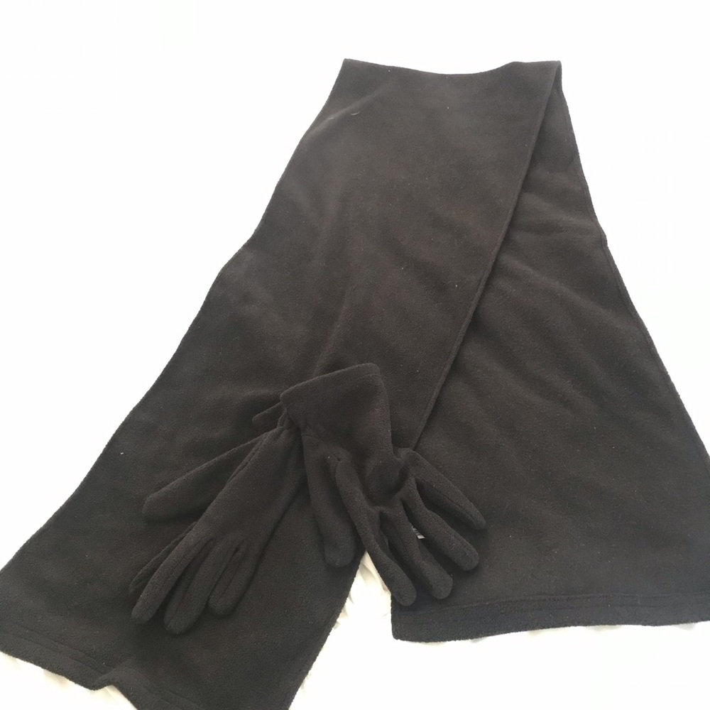 St. John’s Bay Black Fleece Scarf/Gloves